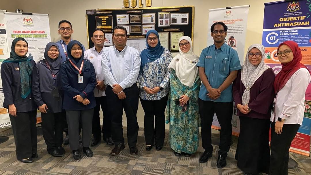 𝐒𝐞𝐬𝐢 𝐒𝐞𝐦𝐚𝐤𝐚𝐧 𝐝𝐚𝐧 𝐊𝐨𝐧𝐬𝐮𝐥𝐭𝐚𝐬𝐢 𝐋𝐚𝐩𝐚𝐧𝐠𝐚𝐧 𝐒𝐢𝐬𝐭𝐞𝐦 𝐏𝐞𝐧𝐠𝐮𝐫𝐮𝐬𝐚𝐧 𝐈𝐧𝐭𝐞𝐠𝐫𝐢𝐭𝐢 𝐝𝐚𝐧 𝐆𝐨𝐯𝐞𝐫𝐧𝐚𝐧𝐬 (𝐒𝐏𝐈𝐍𝐄) 𝐝𝐢 𝐊𝐞𝐦𝐞𝐧𝐭𝐞𝐫𝐢𝐚𝐧 𝐏𝐞𝐫𝐮𝐦𝐚𝐡𝐚𝐧 𝐝𝐚𝐧 𝐊𝐞𝐫𝐚𝐣𝐚𝐚𝐧 𝐓𝐞𝐦𝐩𝐚𝐭𝐚𝐧 (𝐊𝐏𝐊𝐓)